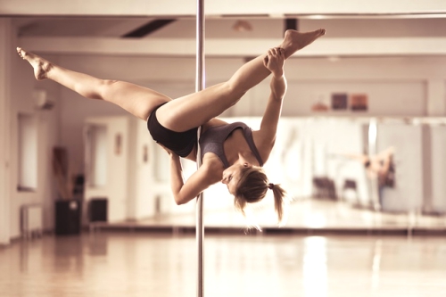 cours de pole dance pour un evjf a paris