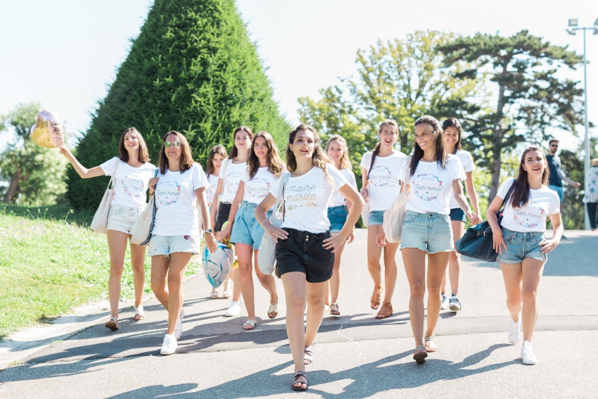 groupe de copines pendant un evjf a paris