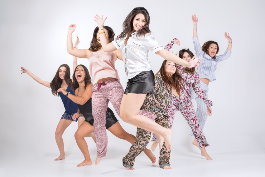 groupe de copines qui réalise un clip evjf a paris