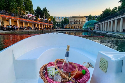 apero balade en bateau pour un evjf a paris