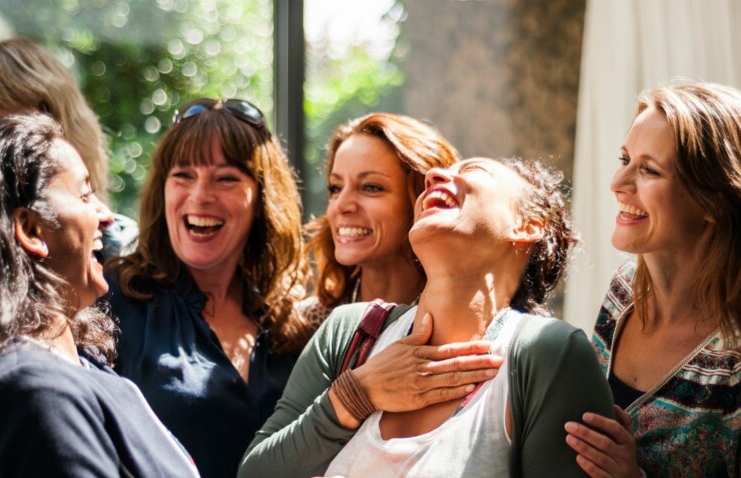 fou rire entre copines fou rire entre copines