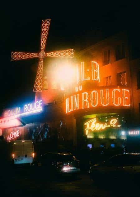 aller au moulin rouge a paris pour un evjf